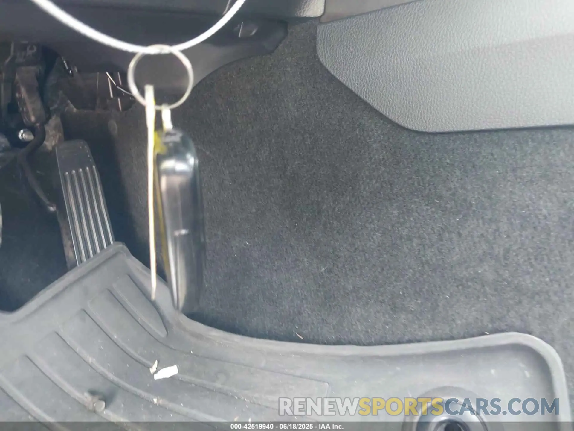11 fotografías del automóvil dañado 4T1K61AK2RU209996 TOYOTA CAMRY 2024