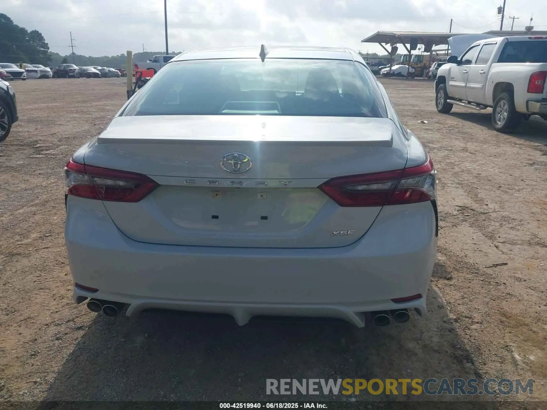 17 fotografías del automóvil dañado 4T1K61AK2RU209996 TOYOTA CAMRY 2024