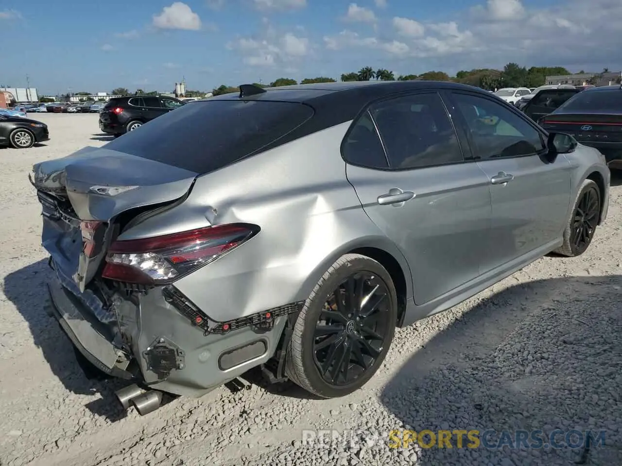 3 fotografías del automóvil dañado 4T1K61AK2RU215586 TOYOTA CAMRY 2024