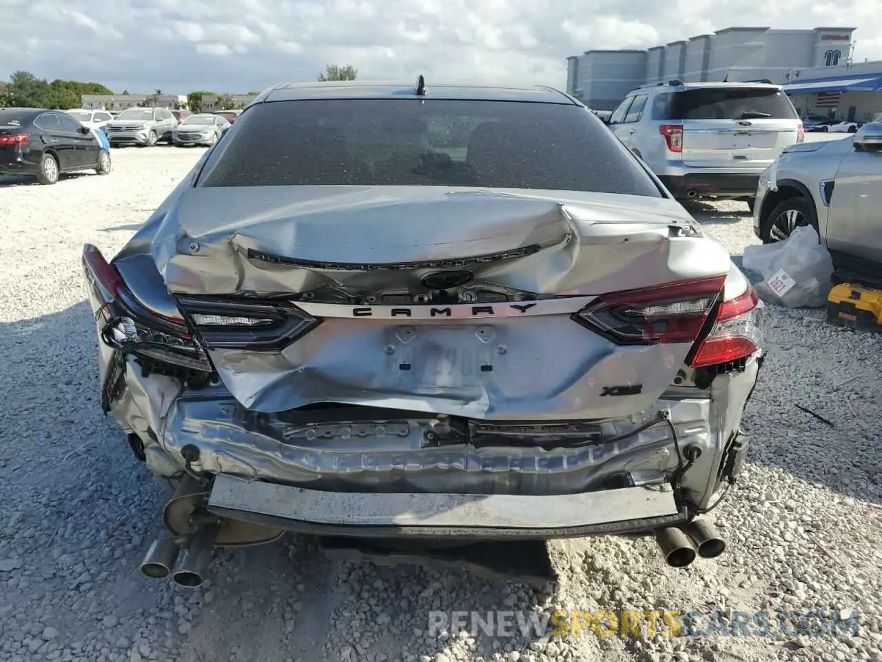6 fotografías del automóvil dañado 4T1K61AK2RU215586 TOYOTA CAMRY 2024