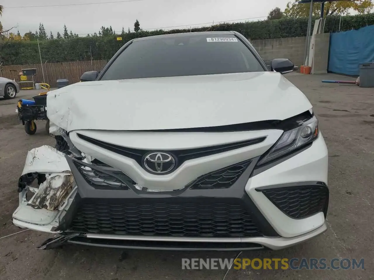 5 fotografías del automóvil dañado 4T1K61AK2RU226989 TOYOTA CAMRY 2024
