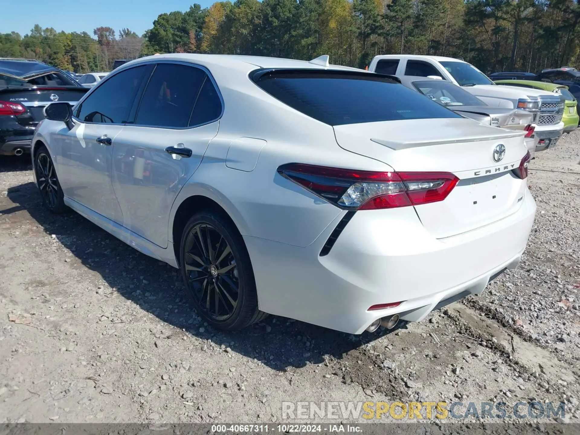 3 fotografías del automóvil dañado 4T1K61AK5RU246797 TOYOTA CAMRY 2024
