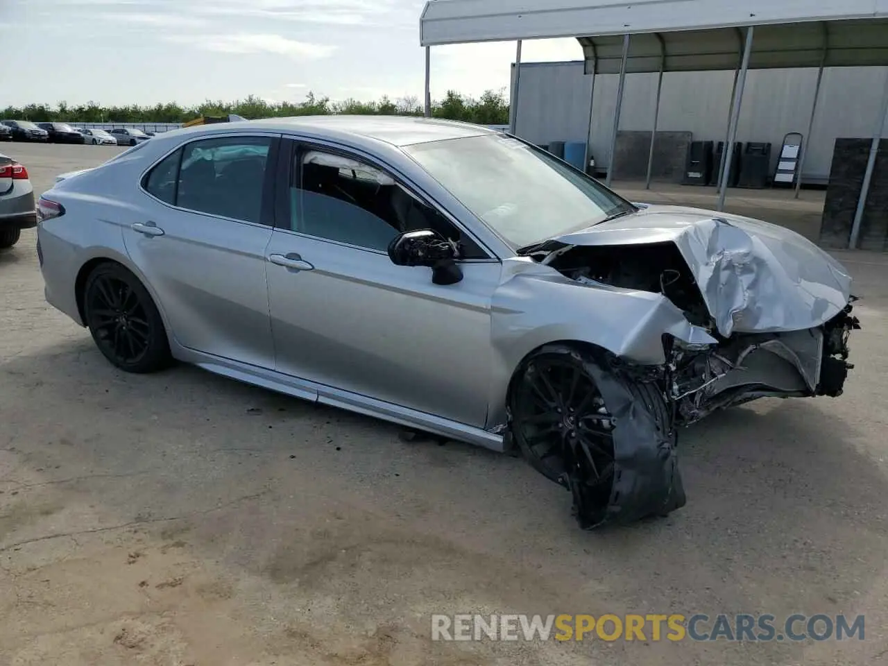 4 fotografías del automóvil dañado 4T1K61AK5RU254401 TOYOTA CAMRY 2024
