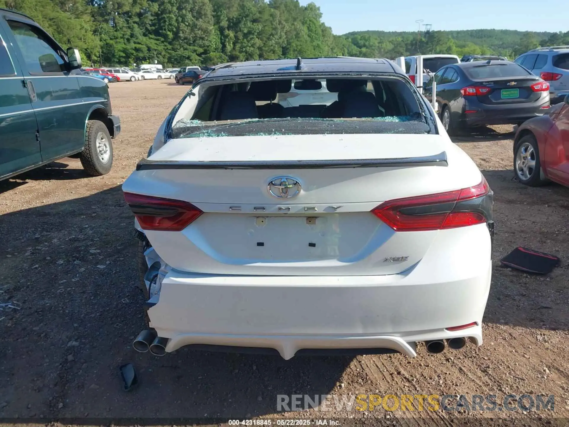 16 fotografías del automóvil dañado 4T1K61AK5RU257492 TOYOTA CAMRY 2024