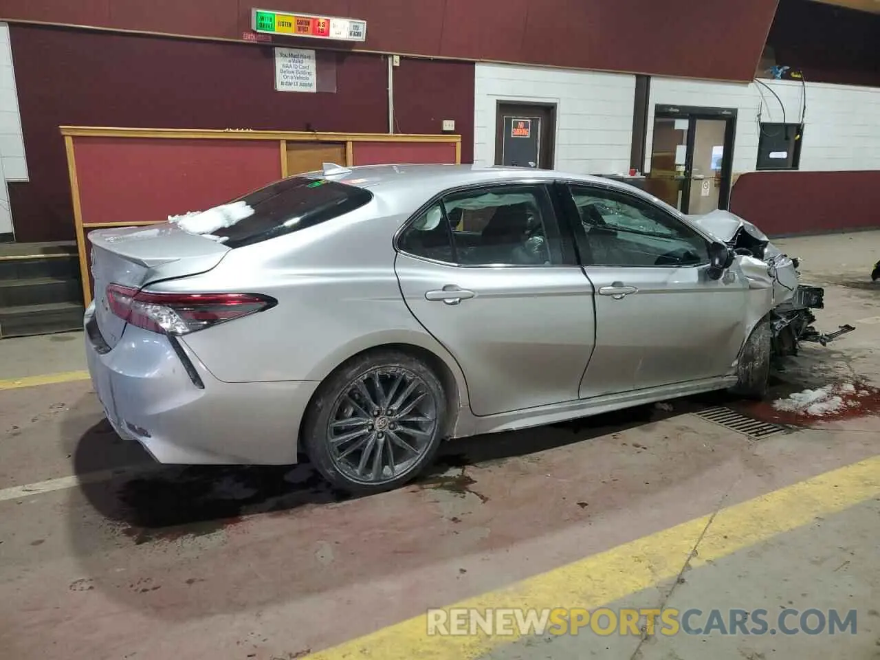 3 fotografías del automóvil dañado 4T1K61AK5RU879638 TOYOTA CAMRY 2024