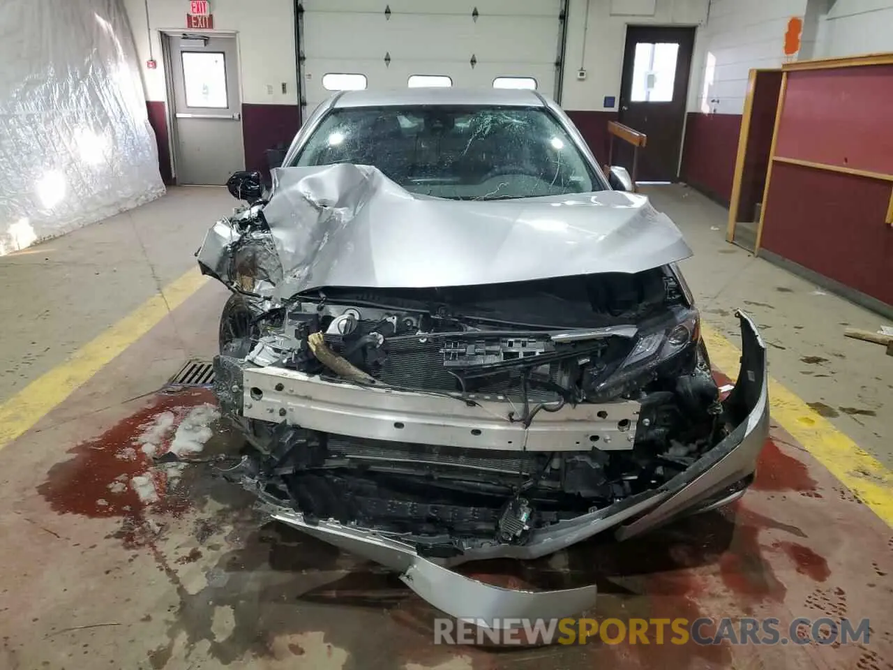 5 fotografías del automóvil dañado 4T1K61AK5RU879638 TOYOTA CAMRY 2024
