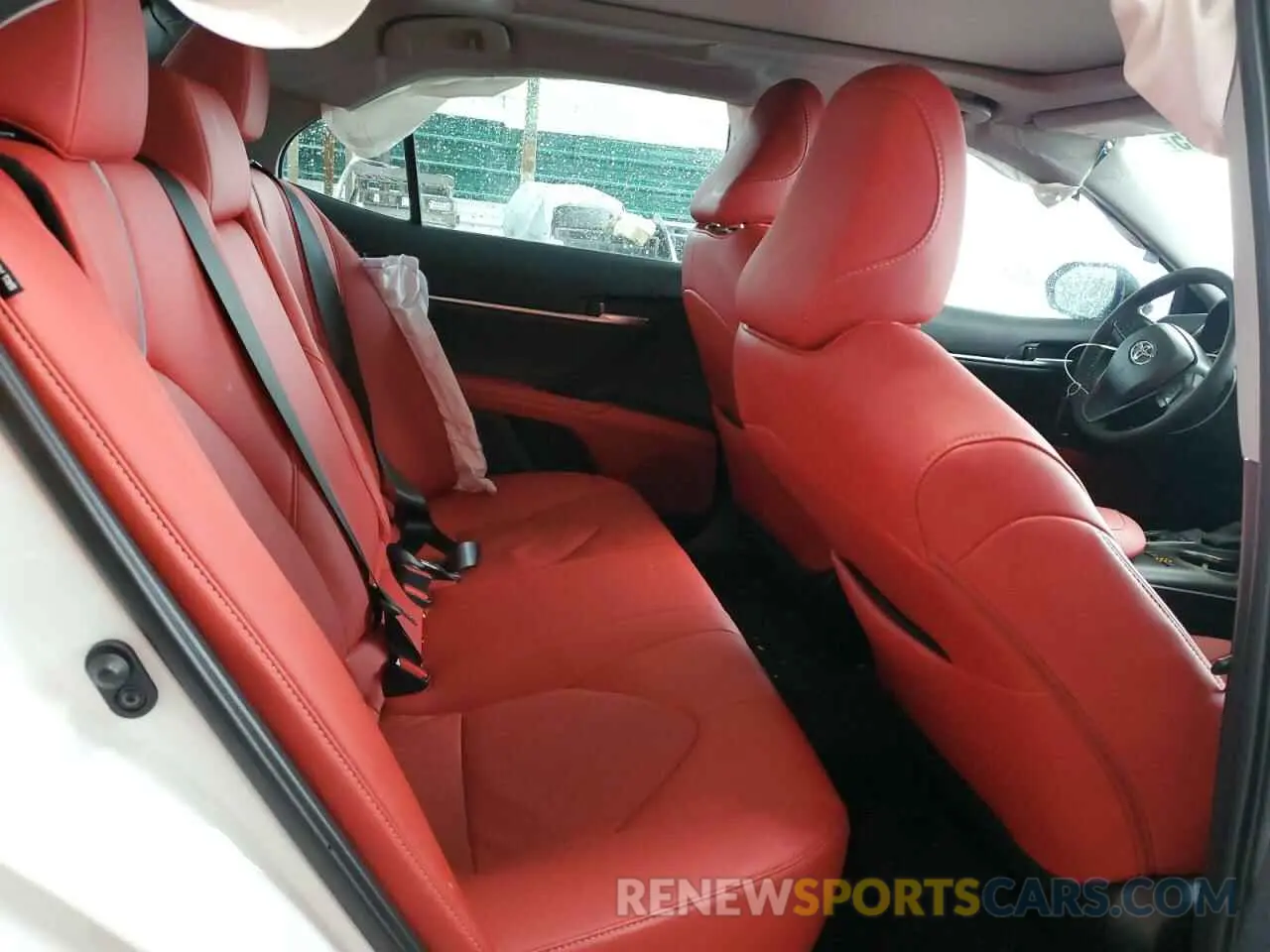 10 fotografías del automóvil dañado 4T1K61AK6RU222850 TOYOTA CAMRY 2024