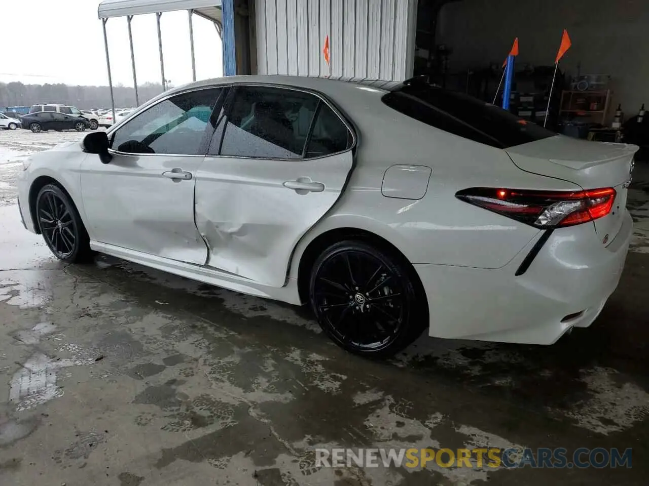 2 fotografías del automóvil dañado 4T1K61AK6RU222850 TOYOTA CAMRY 2024