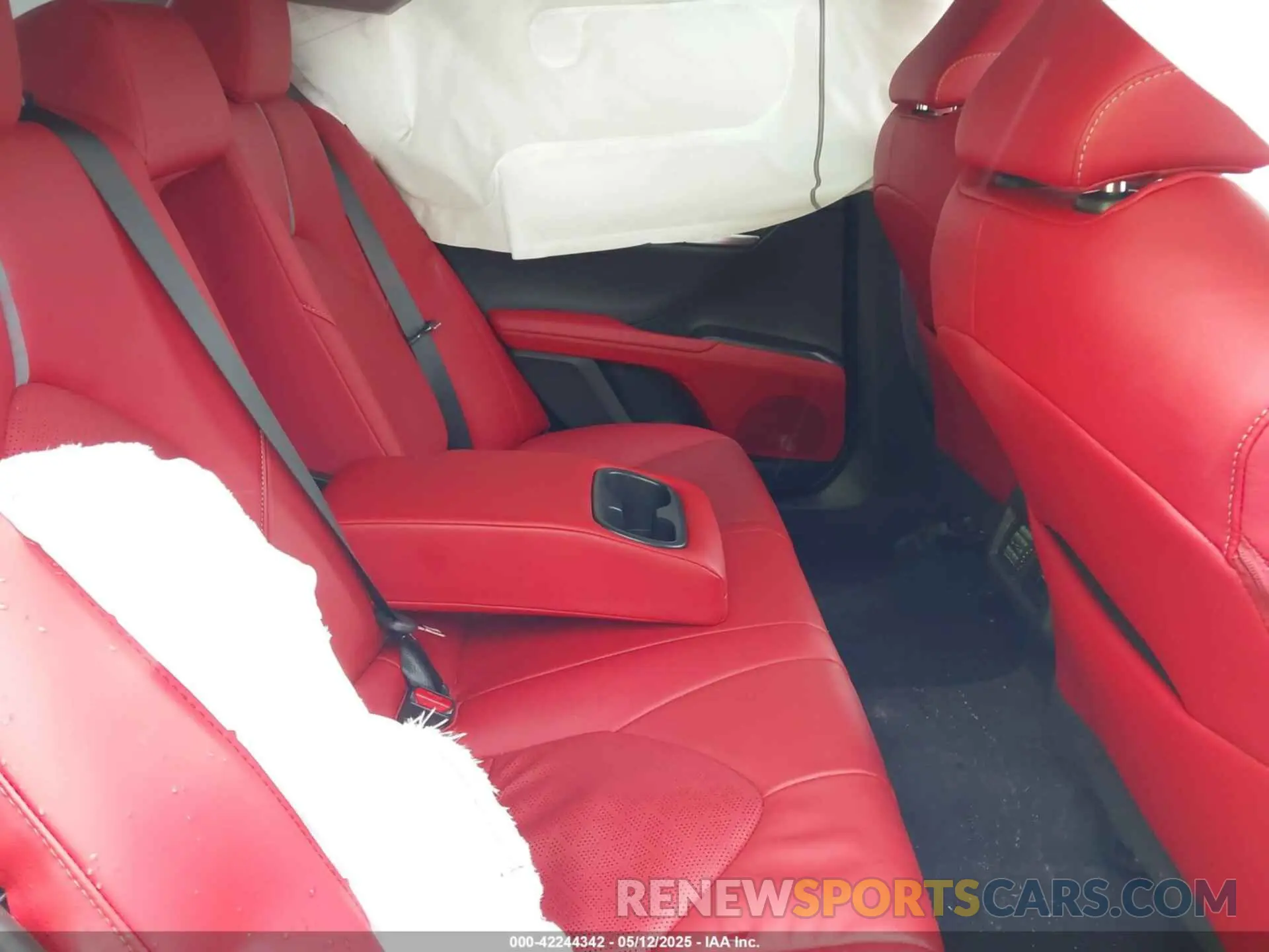 8 fotografías del automóvil dañado 4T1K61AK6RU229751 TOYOTA CAMRY 2024