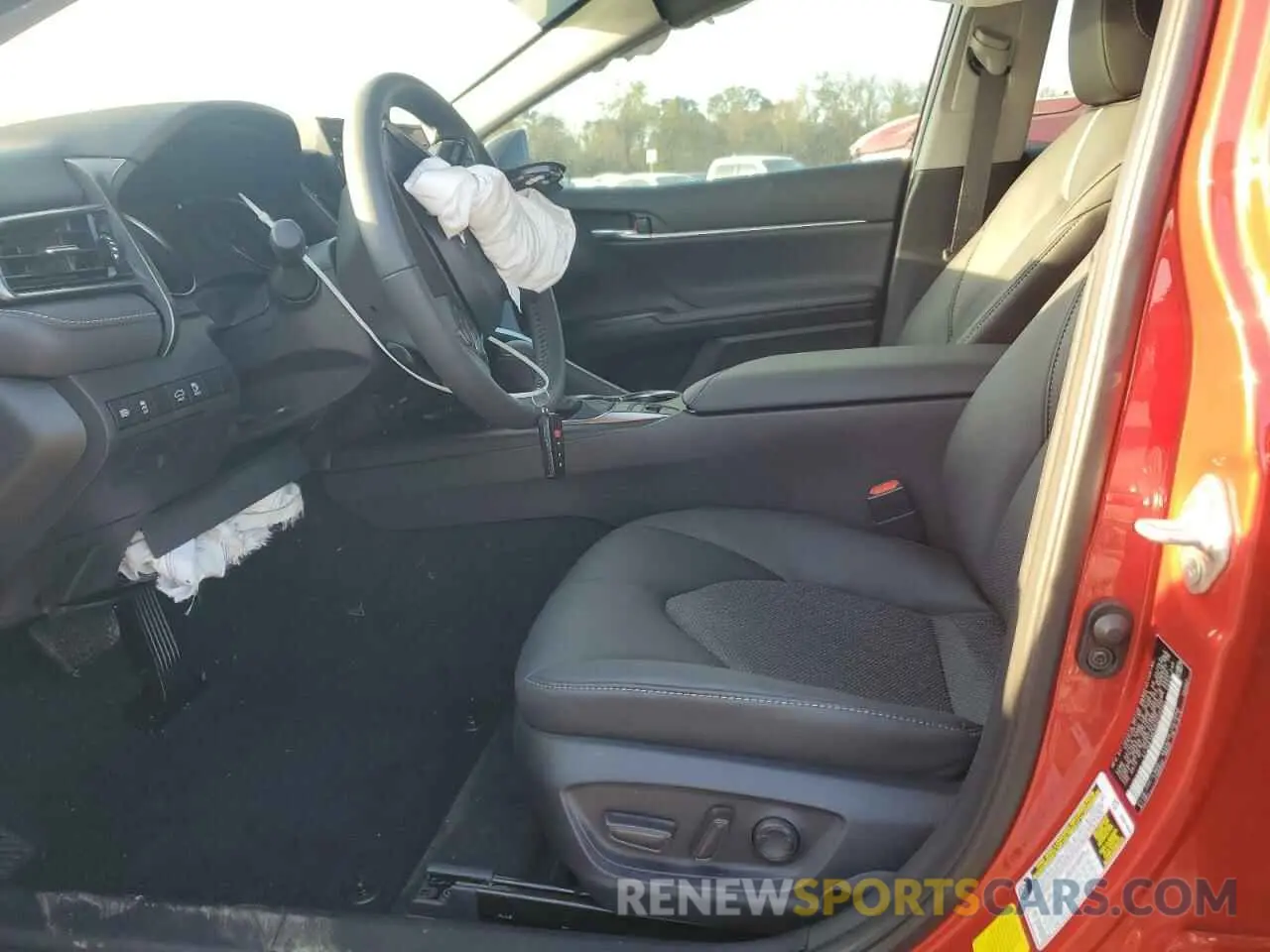 7 fotografías del automóvil dañado 4T1K61AK6RU250342 TOYOTA CAMRY 2024