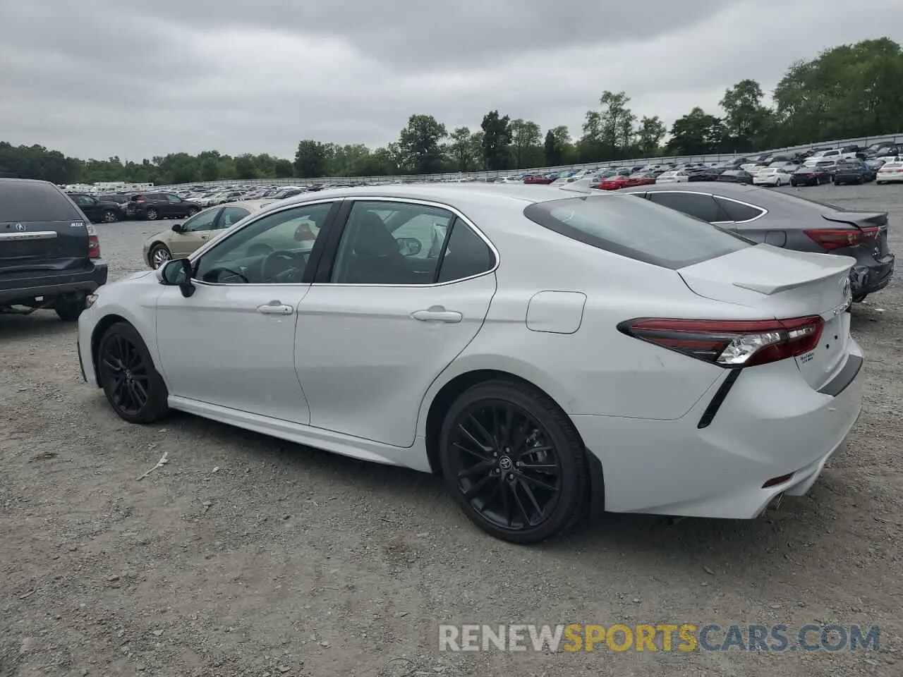 2 fotografías del automóvil dañado 4T1K61AK6RU260949 TOYOTA CAMRY 2024