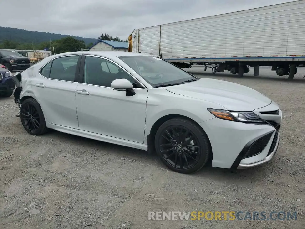 4 fotografías del automóvil dañado 4T1K61AK6RU260949 TOYOTA CAMRY 2024