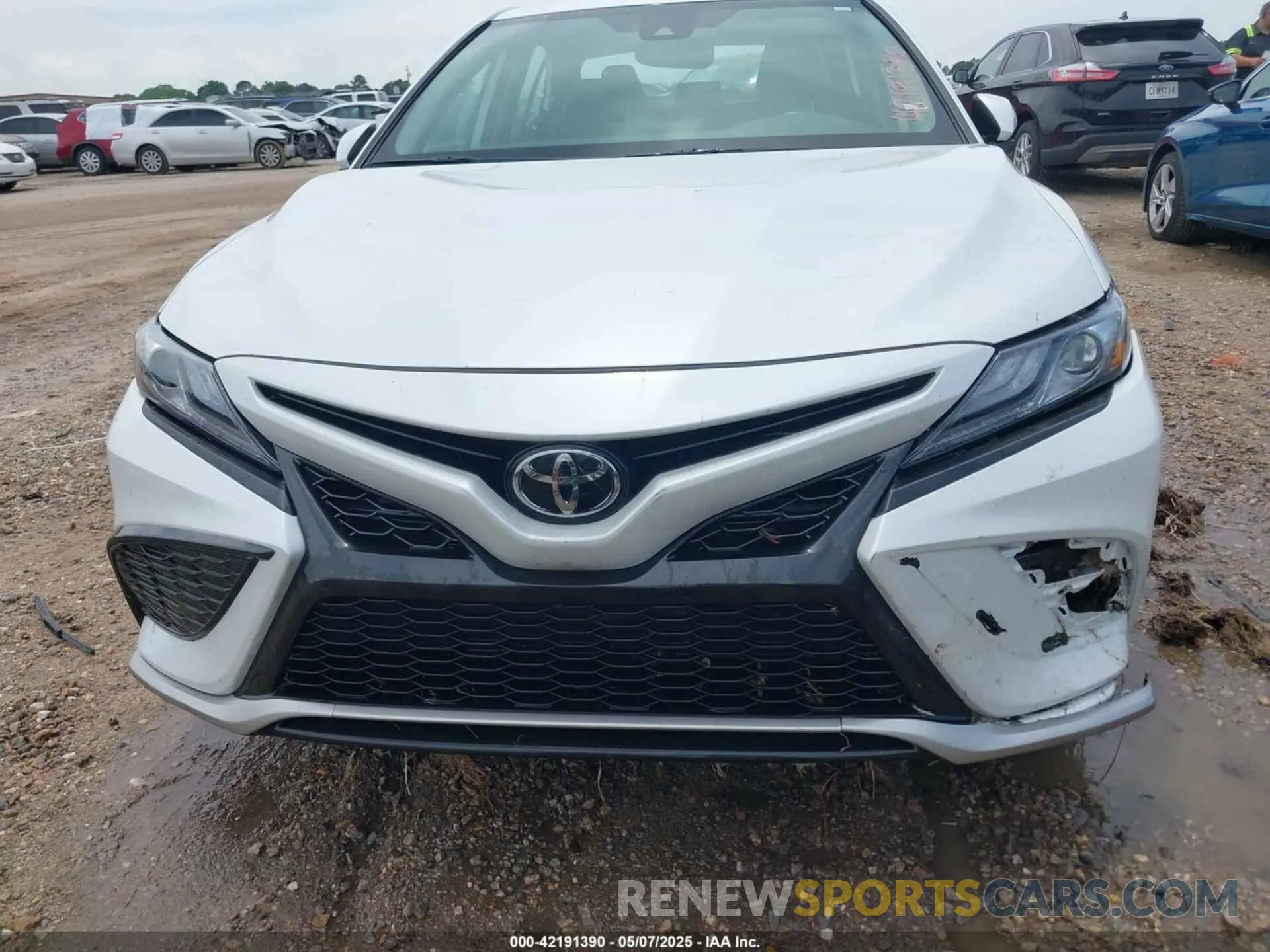 12 fotografías del automóvil dañado 4T1K61AK7RU253458 TOYOTA CAMRY 2024