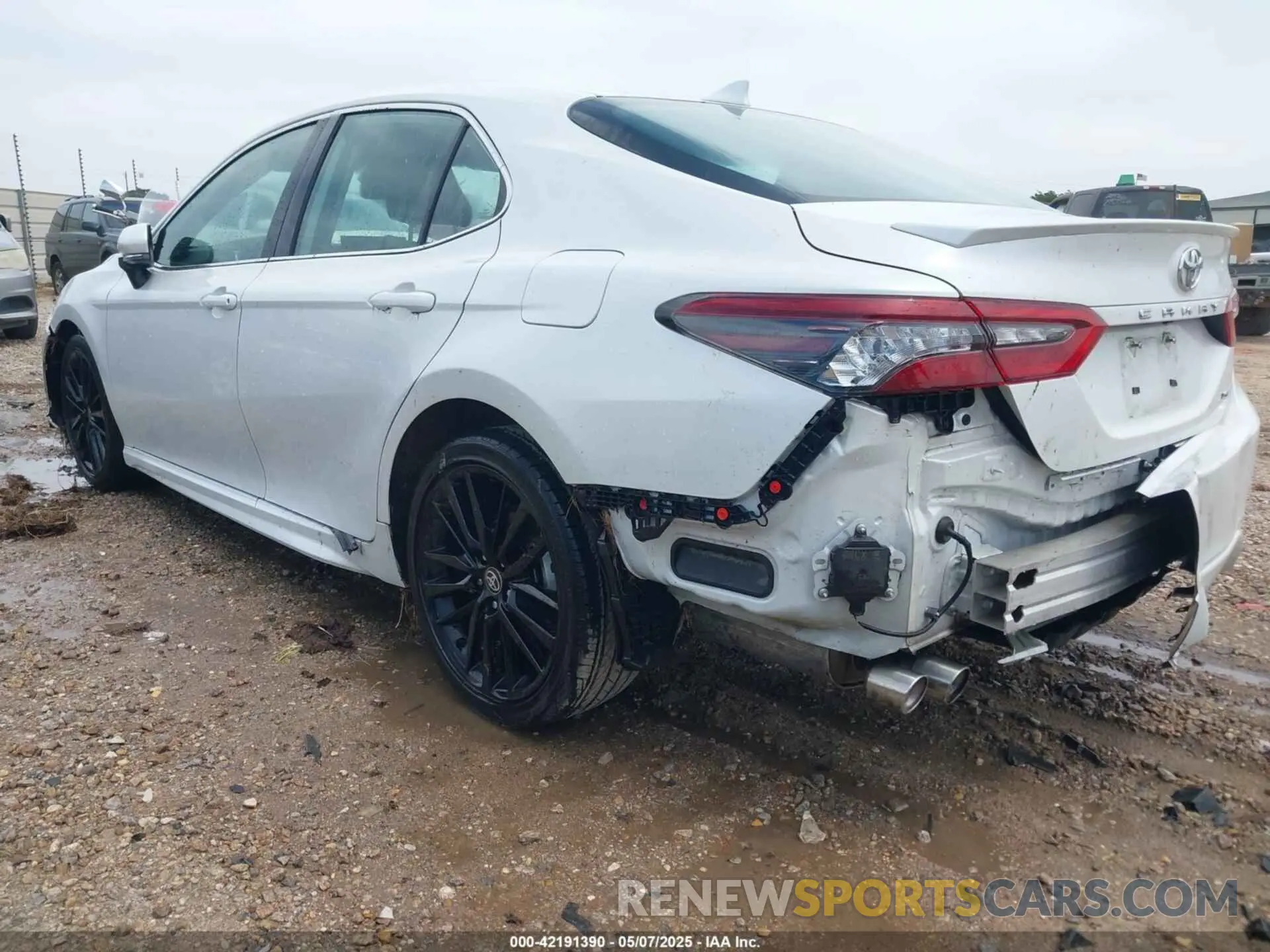 3 fotografías del automóvil dañado 4T1K61AK7RU253458 TOYOTA CAMRY 2024