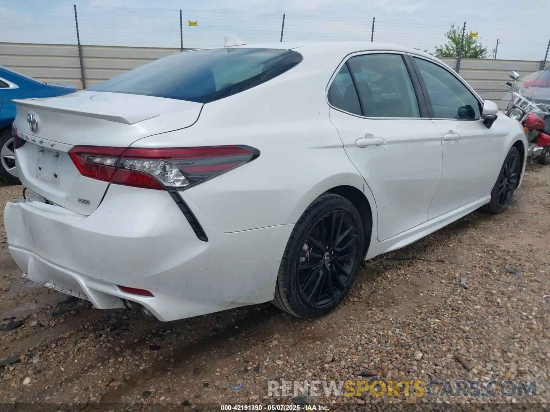 4 fotografías del automóvil dañado 4T1K61AK7RU253458 TOYOTA CAMRY 2024