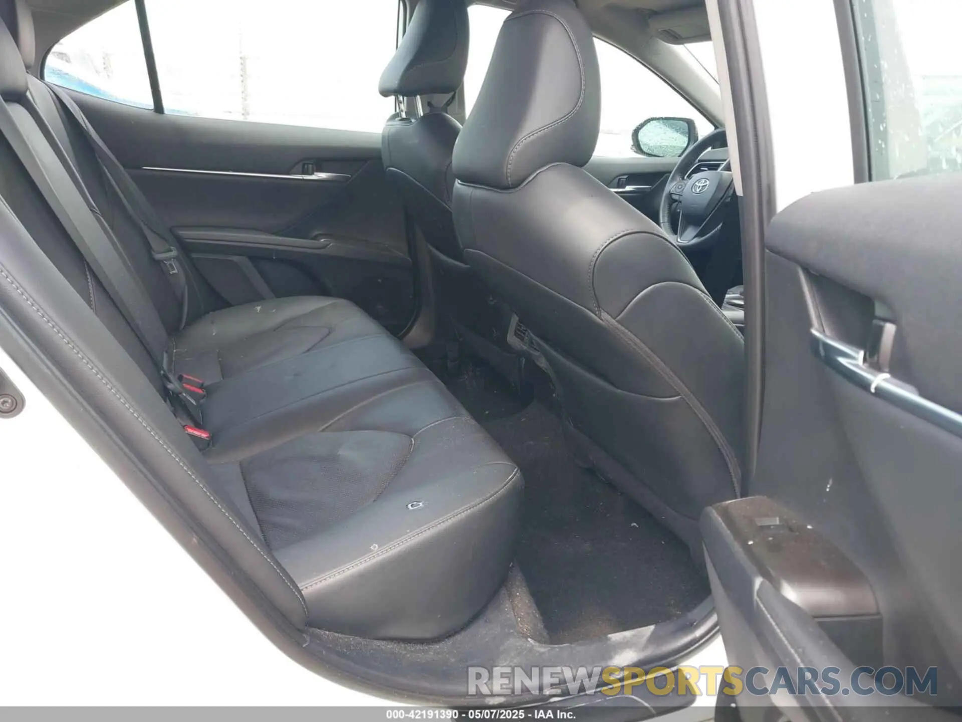 8 fotografías del automóvil dañado 4T1K61AK7RU253458 TOYOTA CAMRY 2024