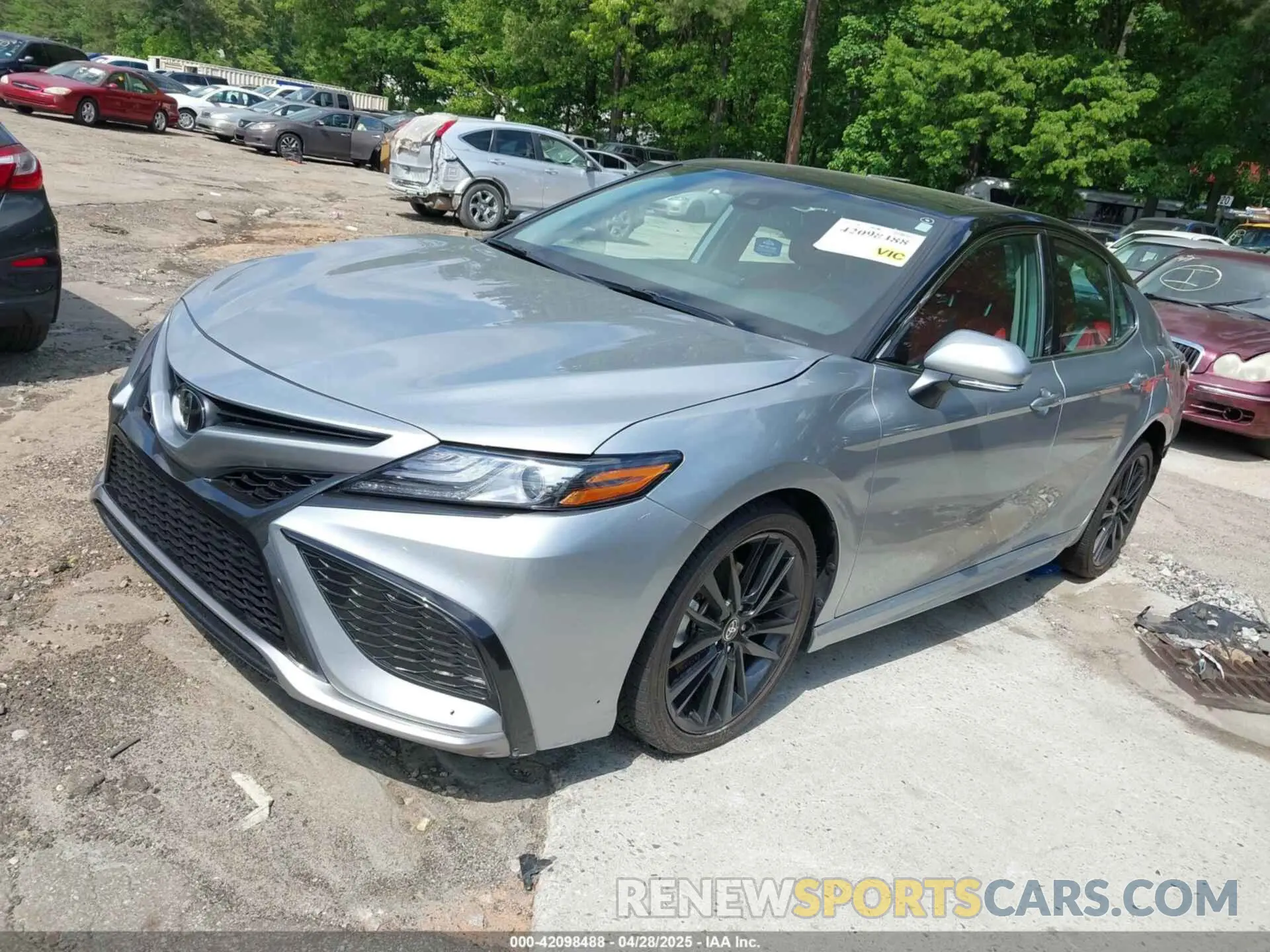 2 fotografías del automóvil dañado 4T1K61AK7RU861738 TOYOTA CAMRY 2024