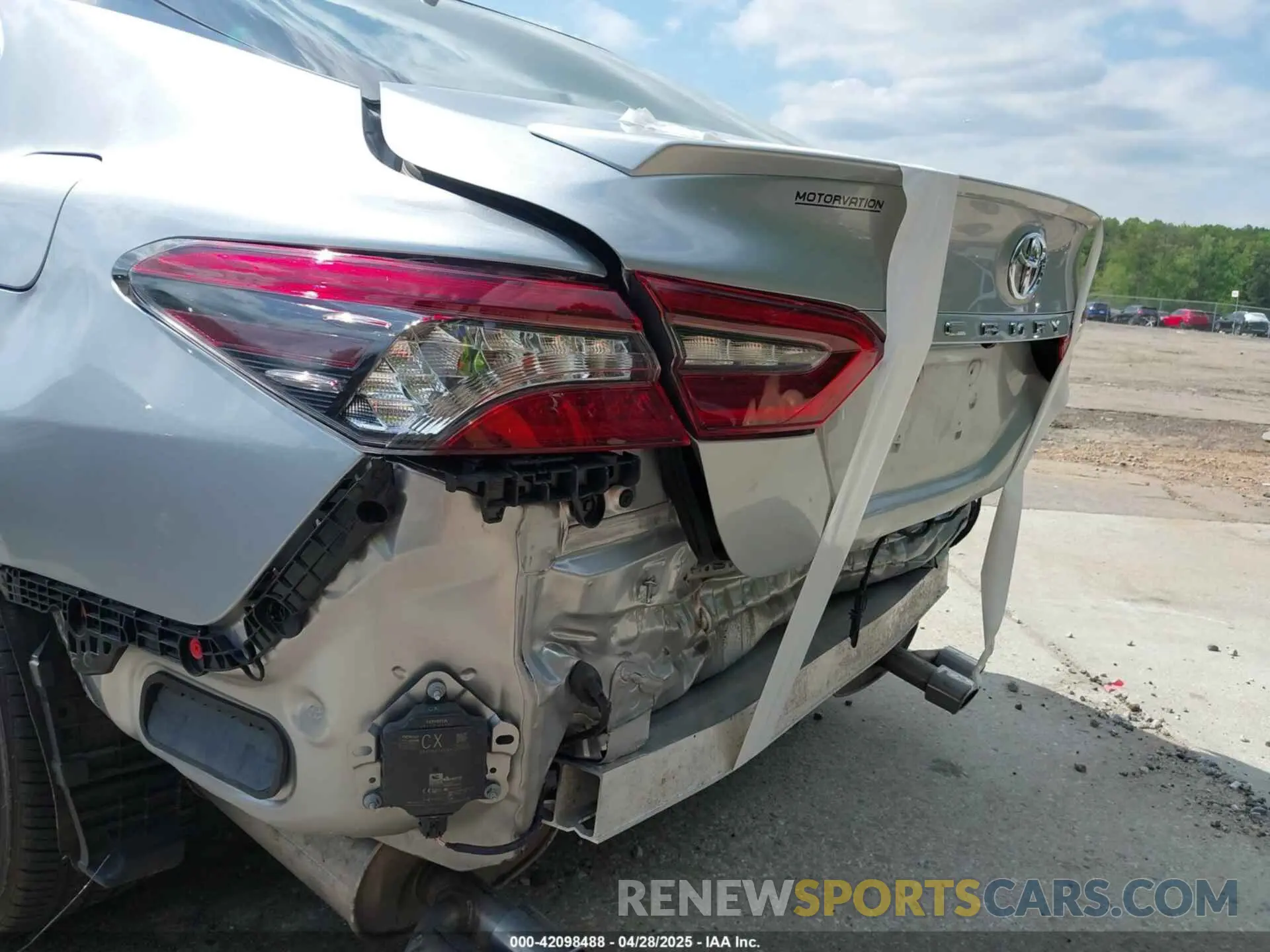 21 fotografías del automóvil dañado 4T1K61AK7RU861738 TOYOTA CAMRY 2024