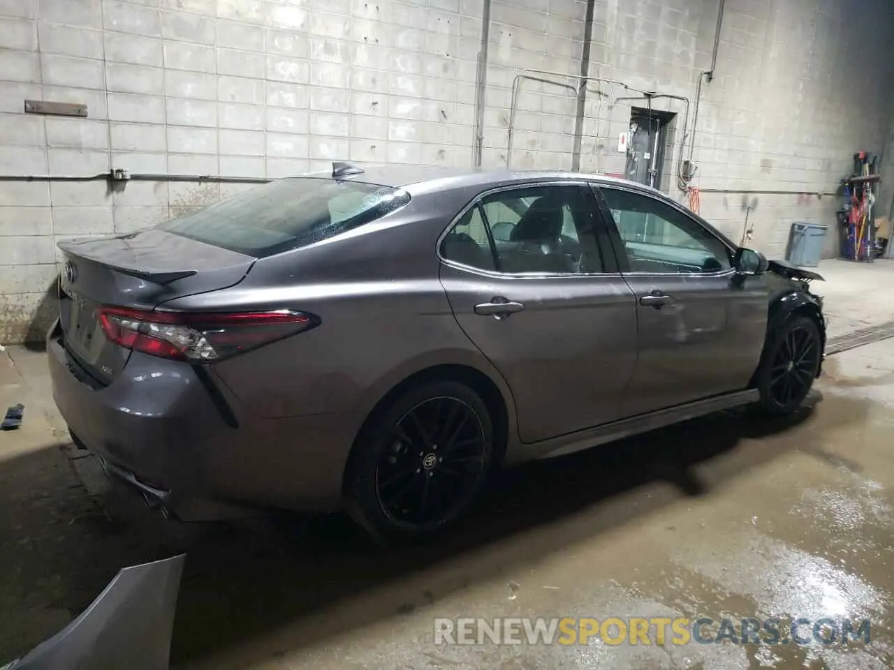 3 fotografías del automóvil dañado 4T1K61AK8RU221845 TOYOTA CAMRY 2024