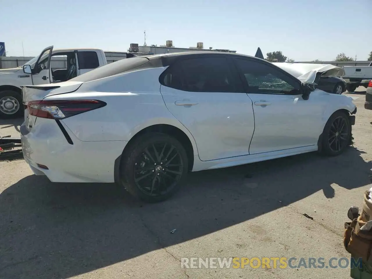 3 fotografías del automóvil dañado 4T1K61AK8RU249502 TOYOTA CAMRY 2024