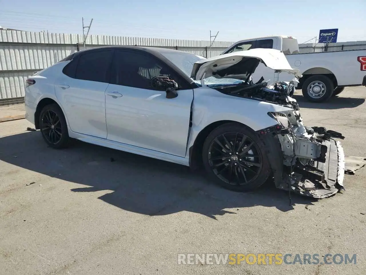 4 fotografías del automóvil dañado 4T1K61AK8RU249502 TOYOTA CAMRY 2024