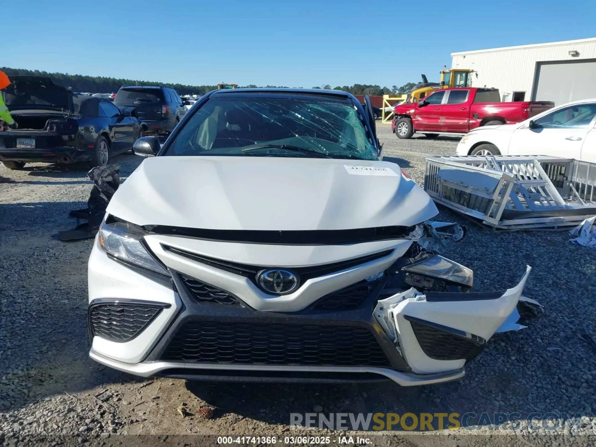 11 fotografías del automóvil dañado 4T1K61AK8RU260760 TOYOTA CAMRY 2024