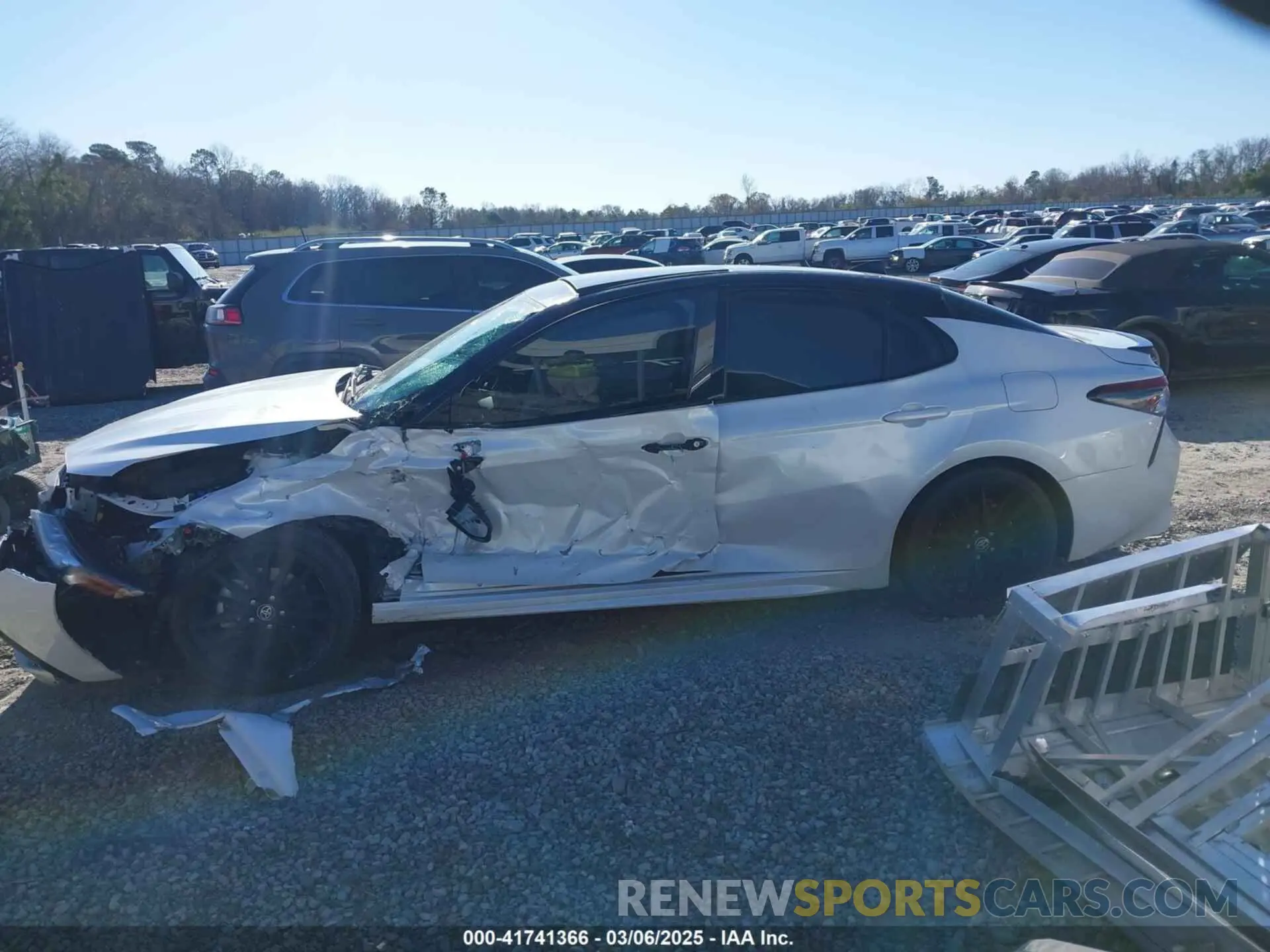 13 fotografías del automóvil dañado 4T1K61AK8RU260760 TOYOTA CAMRY 2024
