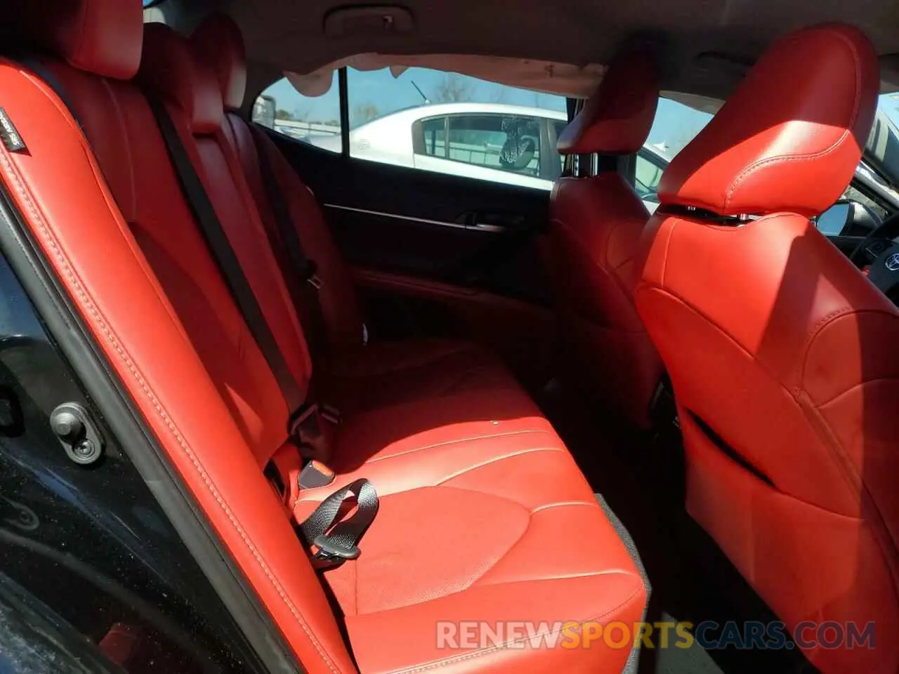 10 fotografías del automóvil dañado 4T1K61AK8RU919730 TOYOTA CAMRY 2024
