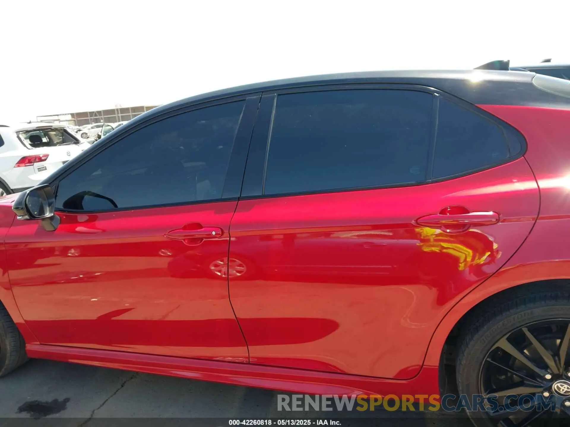 15 fotografías del automóvil dañado 4T1K61AKXRU261361 TOYOTA CAMRY 2024