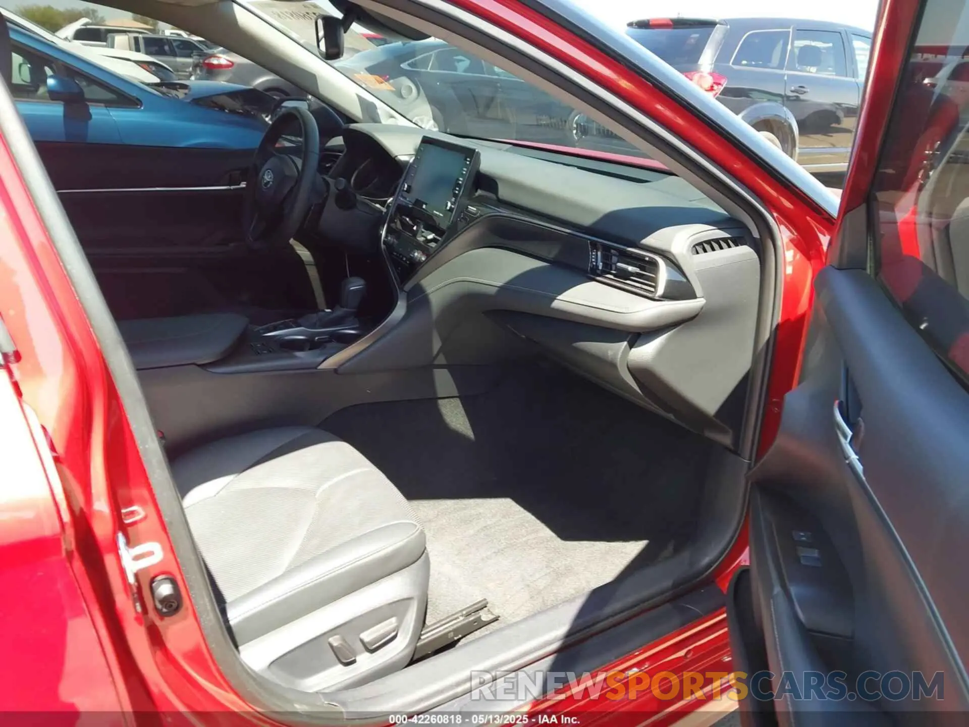 5 fotografías del automóvil dañado 4T1K61AKXRU261361 TOYOTA CAMRY 2024