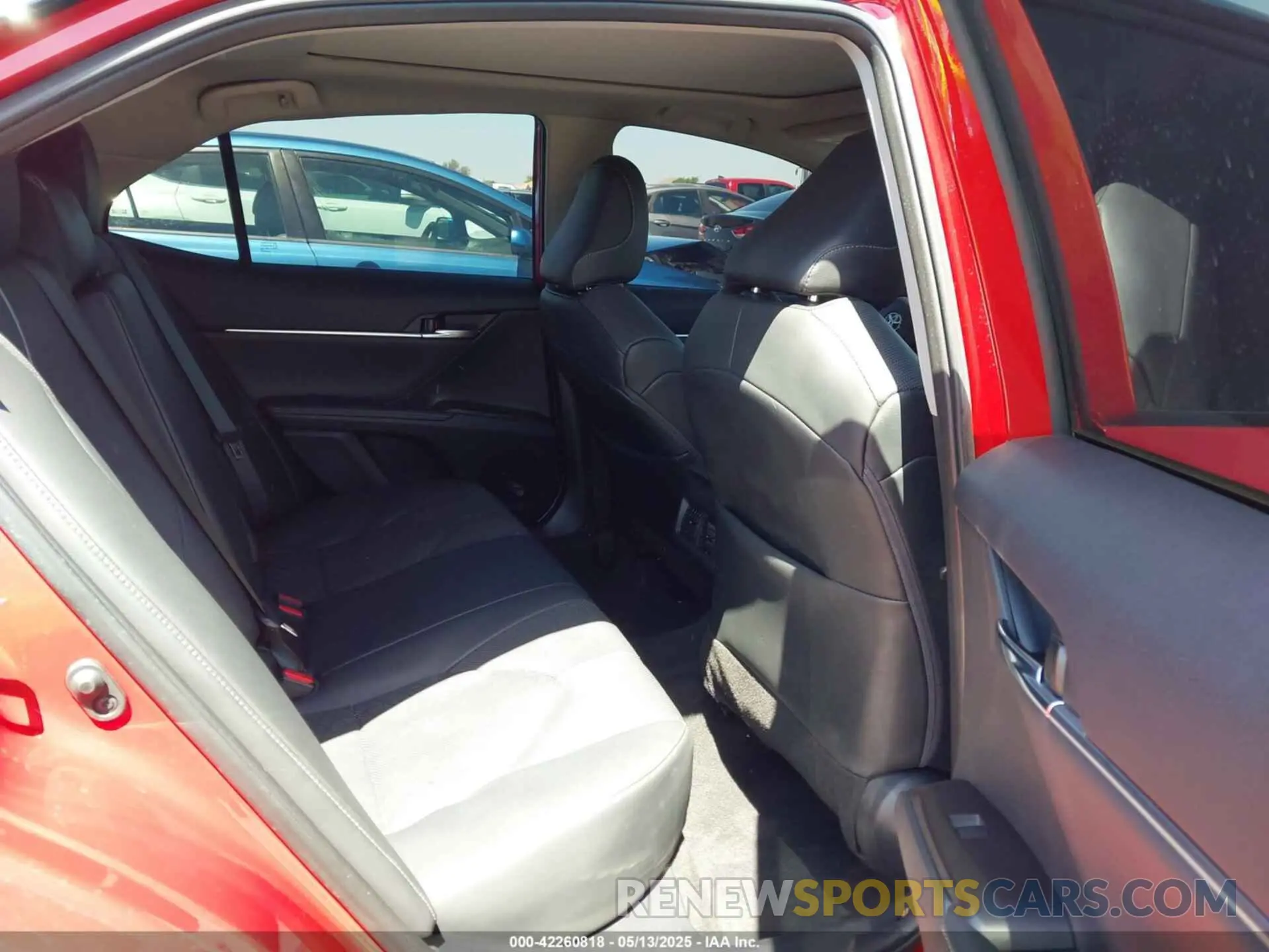 8 fotografías del automóvil dañado 4T1K61AKXRU261361 TOYOTA CAMRY 2024
