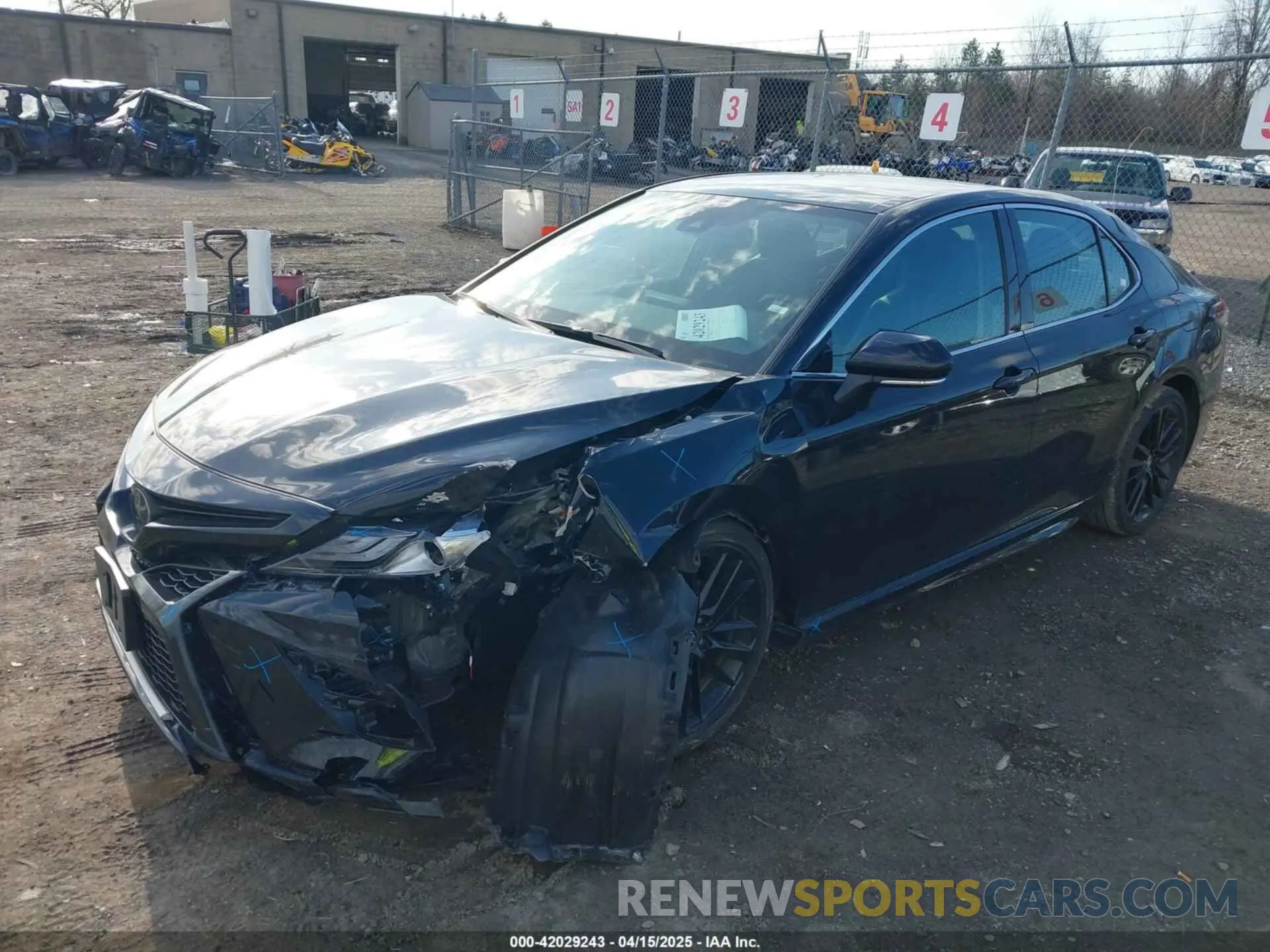 2 fotografías del automóvil dañado 4T1K61AKXRU887539 TOYOTA CAMRY 2024