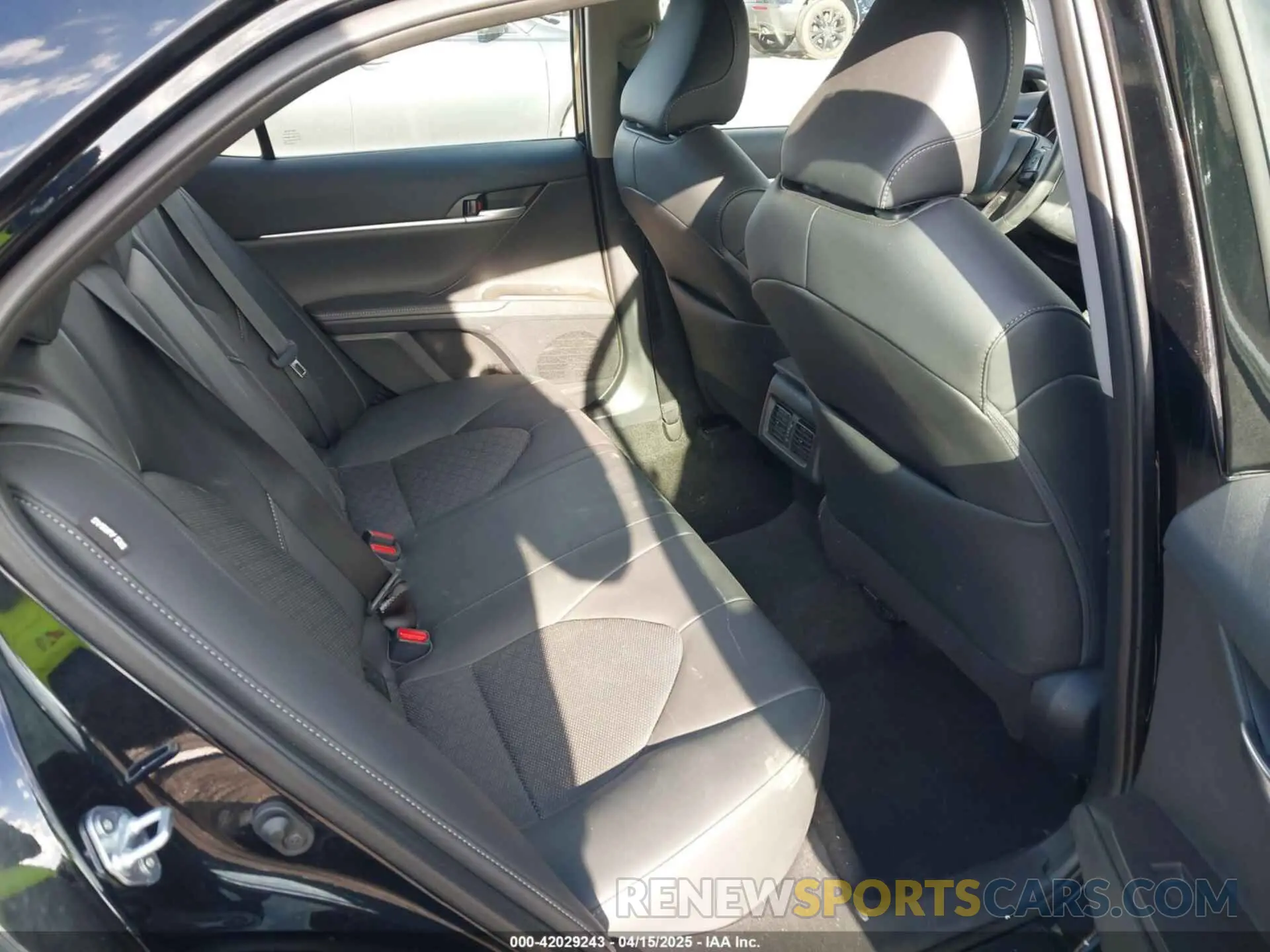 8 fotografías del automóvil dañado 4T1K61AKXRU887539 TOYOTA CAMRY 2024