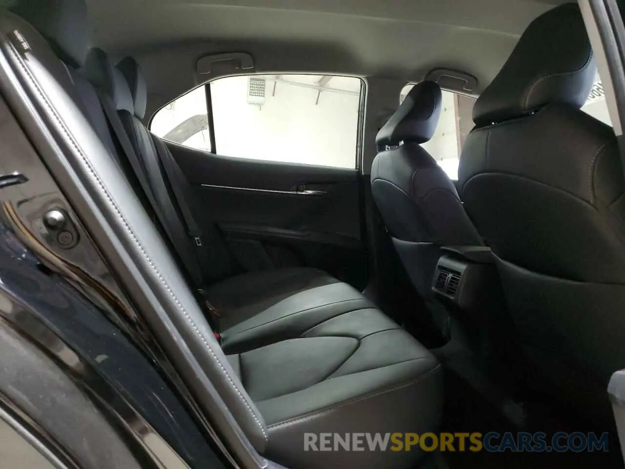 10 fotografías del automóvil dañado 4T1K61AKXRU920300 TOYOTA CAMRY 2024