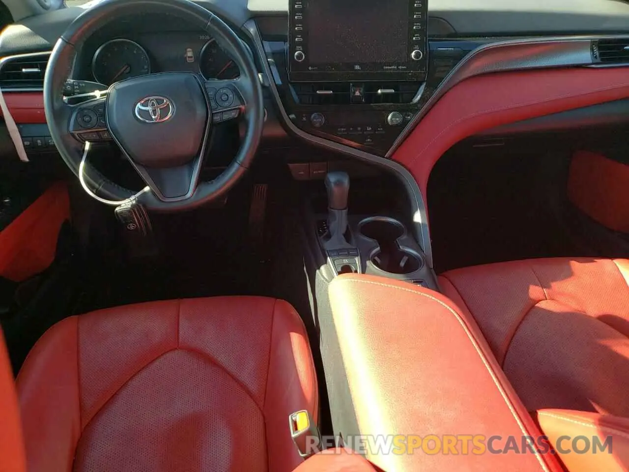 8 fotografías del automóvil dañado 4T1KZ1AK0RU092376 TOYOTA CAMRY 2024