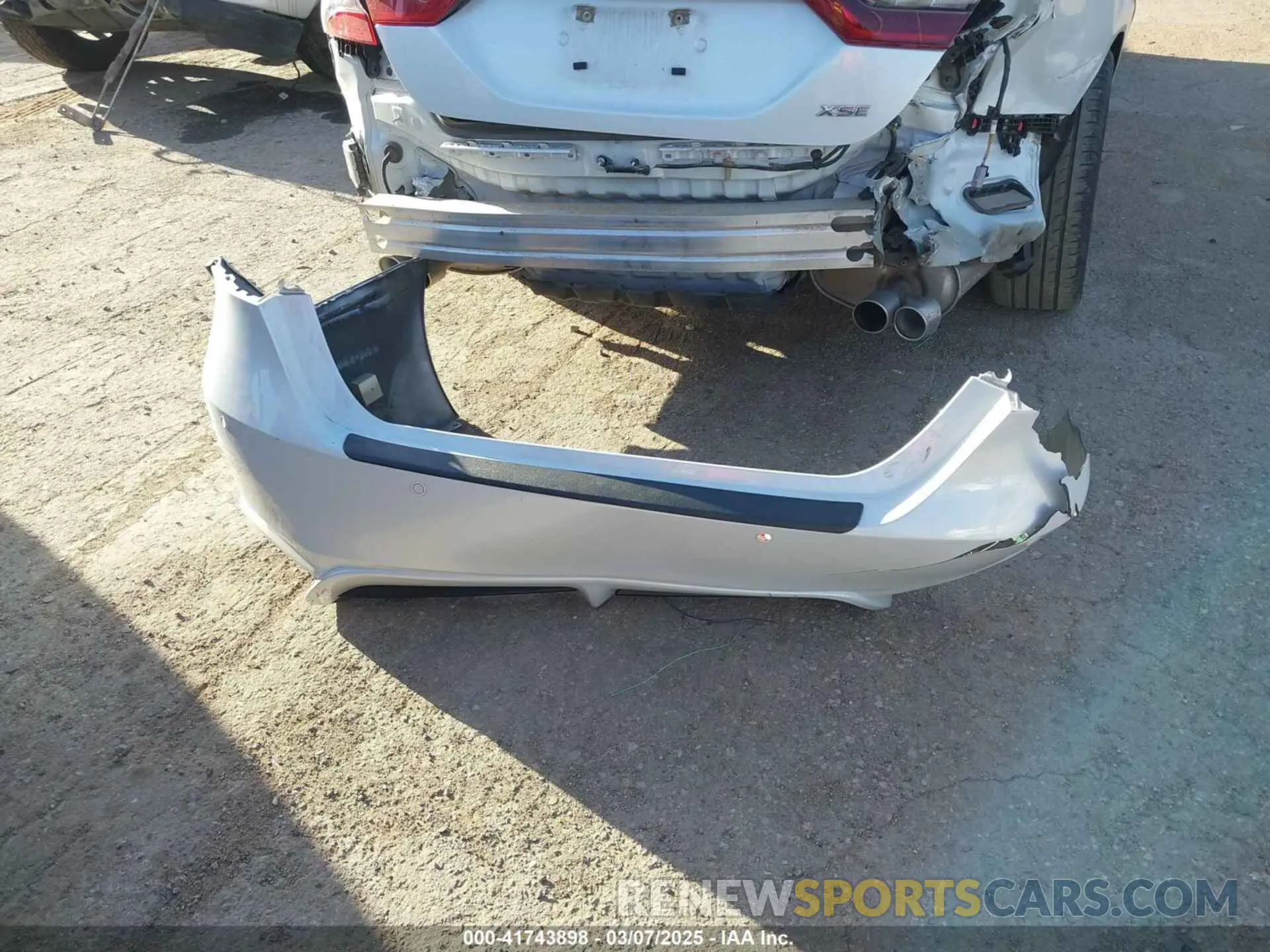 12 fotografías del automóvil dañado 4T1KZ1AK1RU090183 TOYOTA CAMRY 2024
