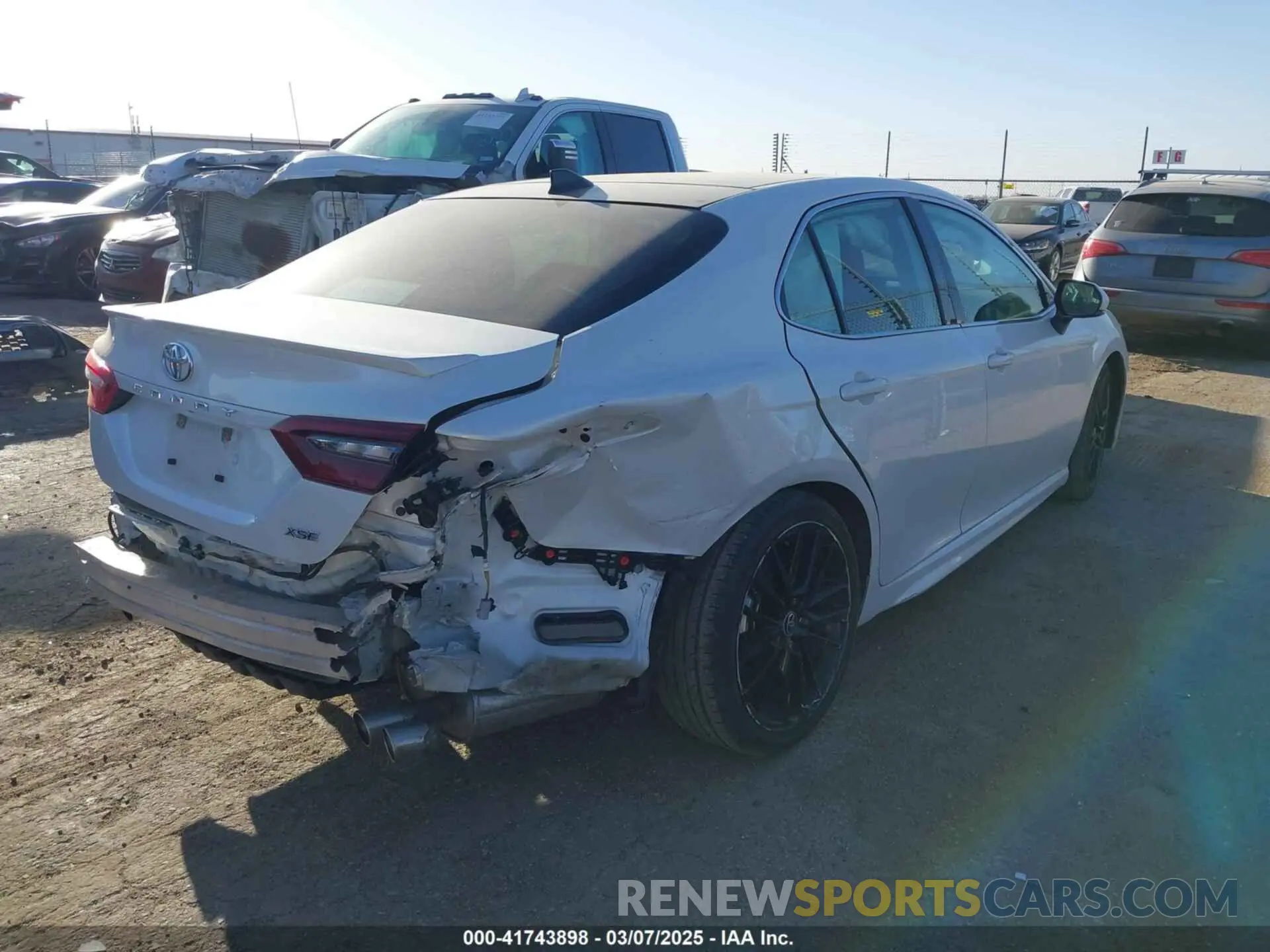 4 fotografías del automóvil dañado 4T1KZ1AK1RU090183 TOYOTA CAMRY 2024
