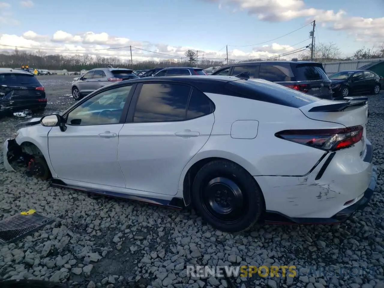 2 fotografías del automóvil dañado 4T1KZ1AK1RU101263 TOYOTA CAMRY 2024