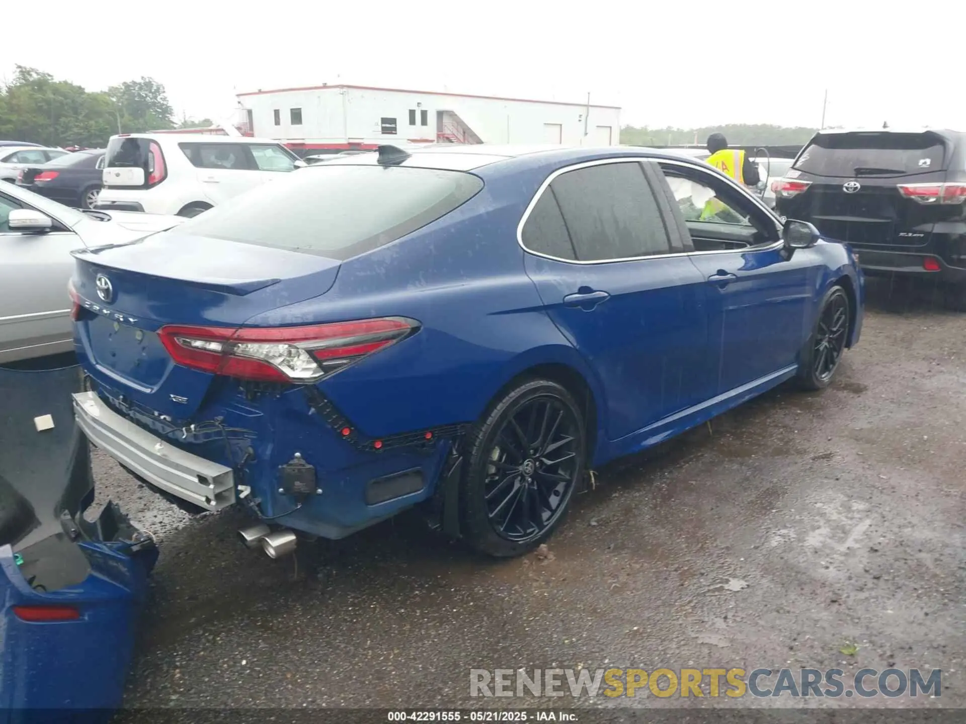 4 fotografías del automóvil dañado 4T1KZ1AK1RU103711 TOYOTA CAMRY 2024