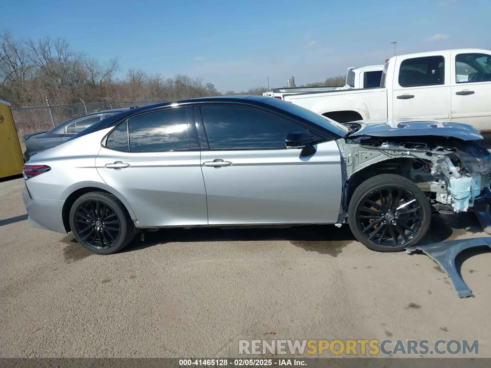 13 fotografías del automóvil dañado 4T1KZ1AK2RU088703 TOYOTA CAMRY 2024