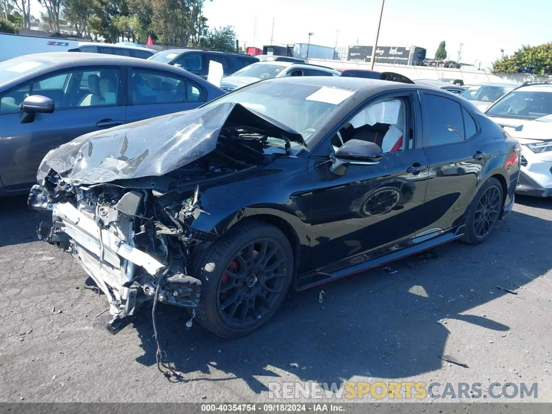 2 fotografías del automóvil dañado 4T1KZ1AK2RU089236 TOYOTA CAMRY 2024