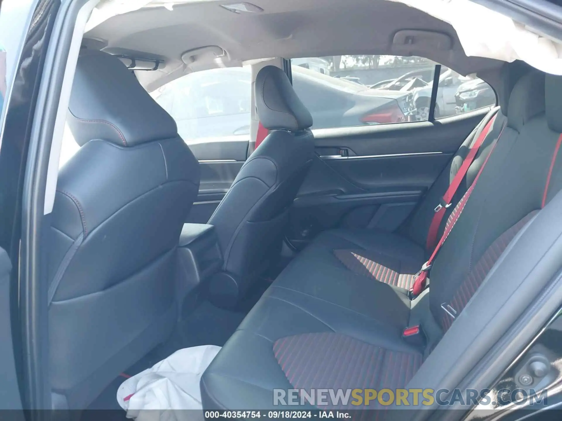 8 fotografías del automóvil dañado 4T1KZ1AK2RU089236 TOYOTA CAMRY 2024