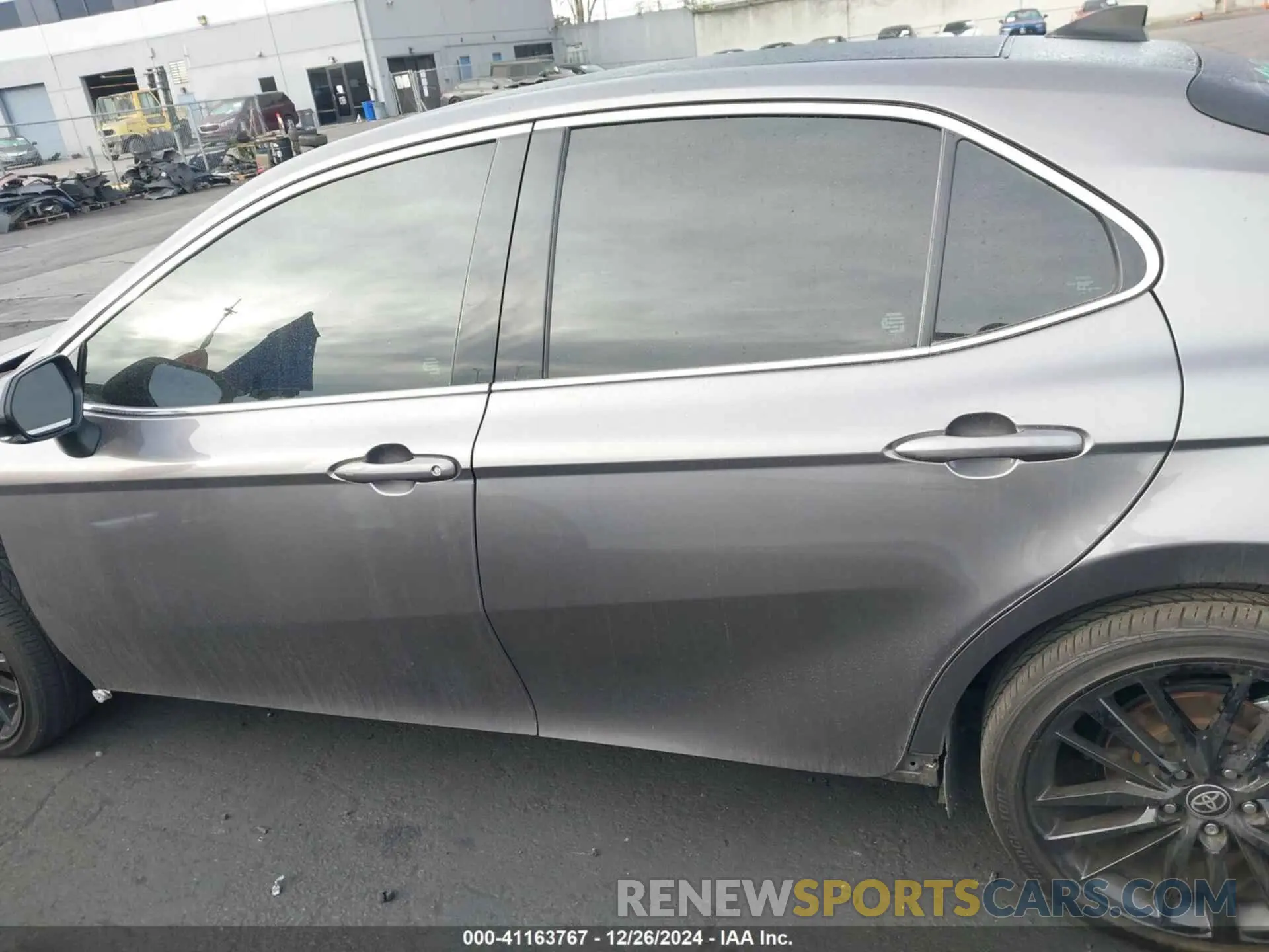 14 fotografías del automóvil dañado 4T1KZ1AK2RU089964 TOYOTA CAMRY 2024