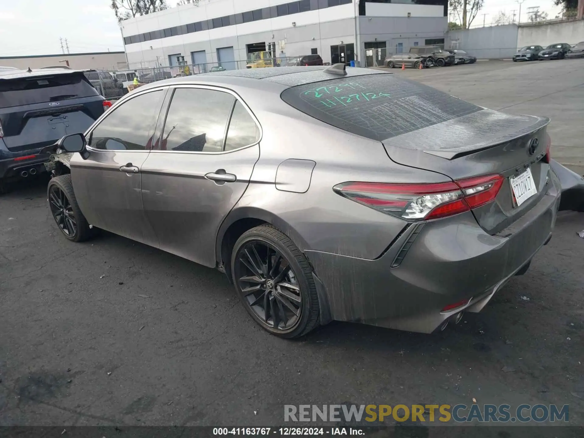 3 fotografías del automóvil dañado 4T1KZ1AK2RU089964 TOYOTA CAMRY 2024