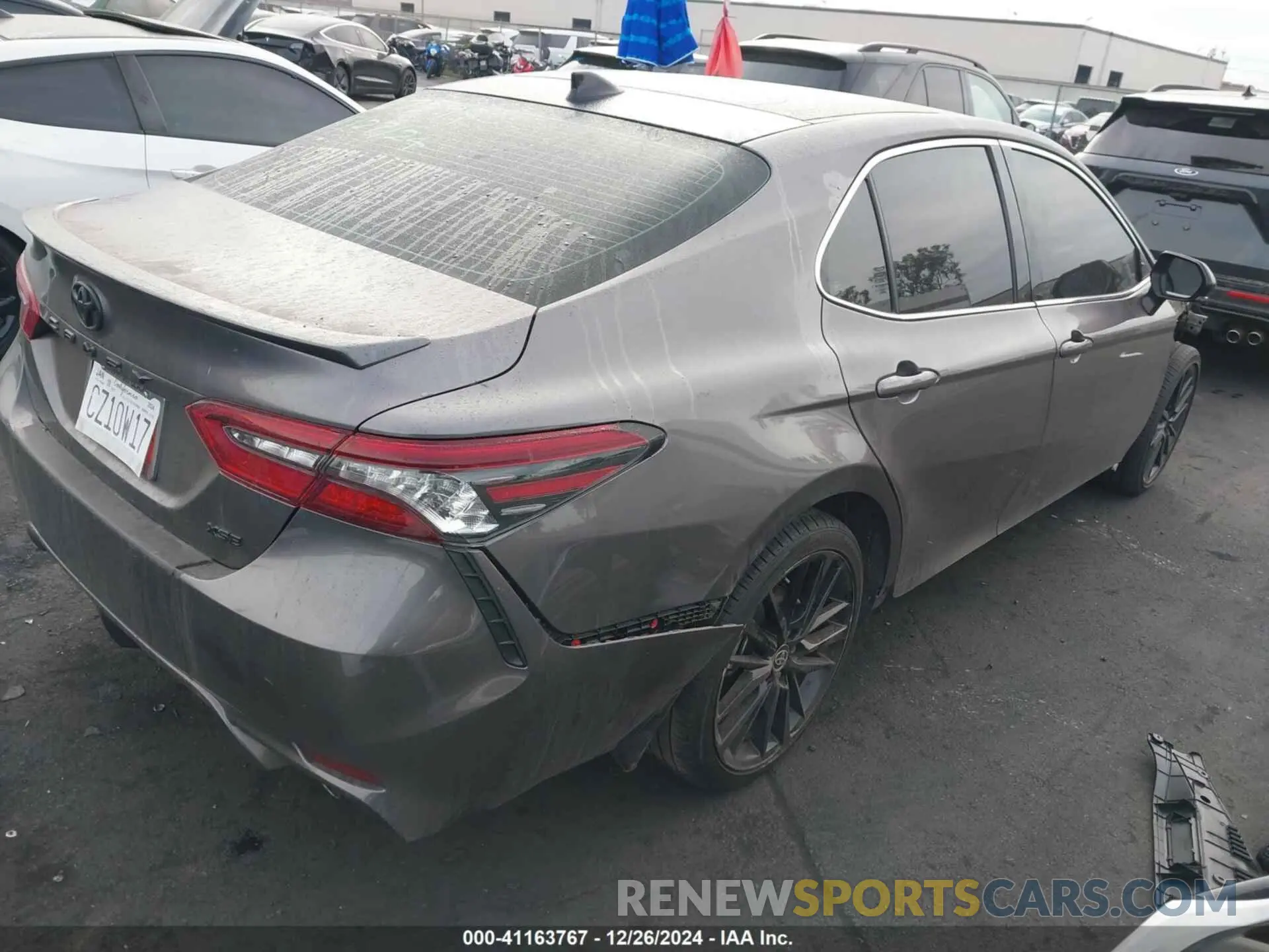 4 fotografías del automóvil dañado 4T1KZ1AK2RU089964 TOYOTA CAMRY 2024