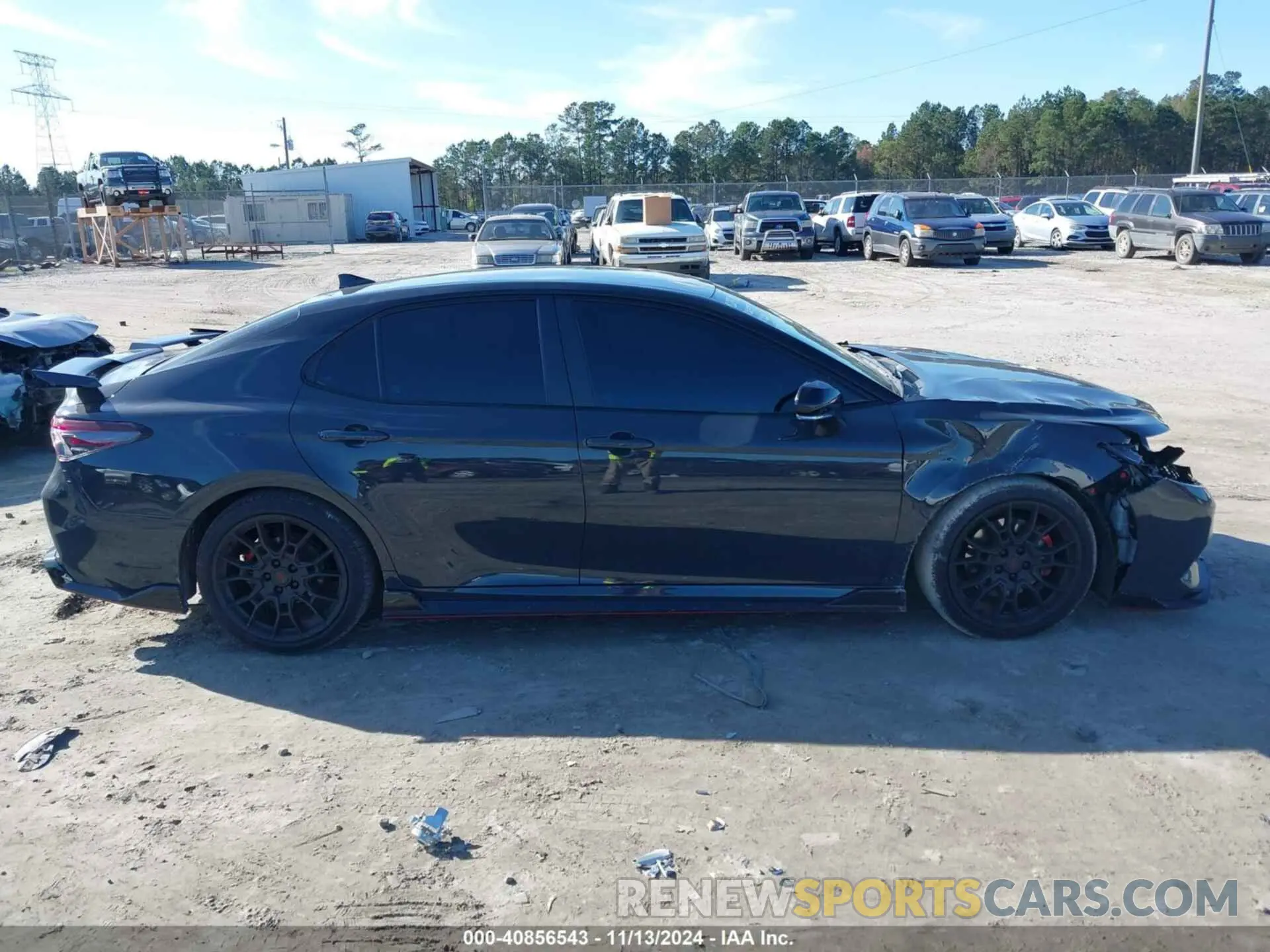 13 fotografías del automóvil dañado 4T1KZ1AK2RU099166 TOYOTA CAMRY 2024