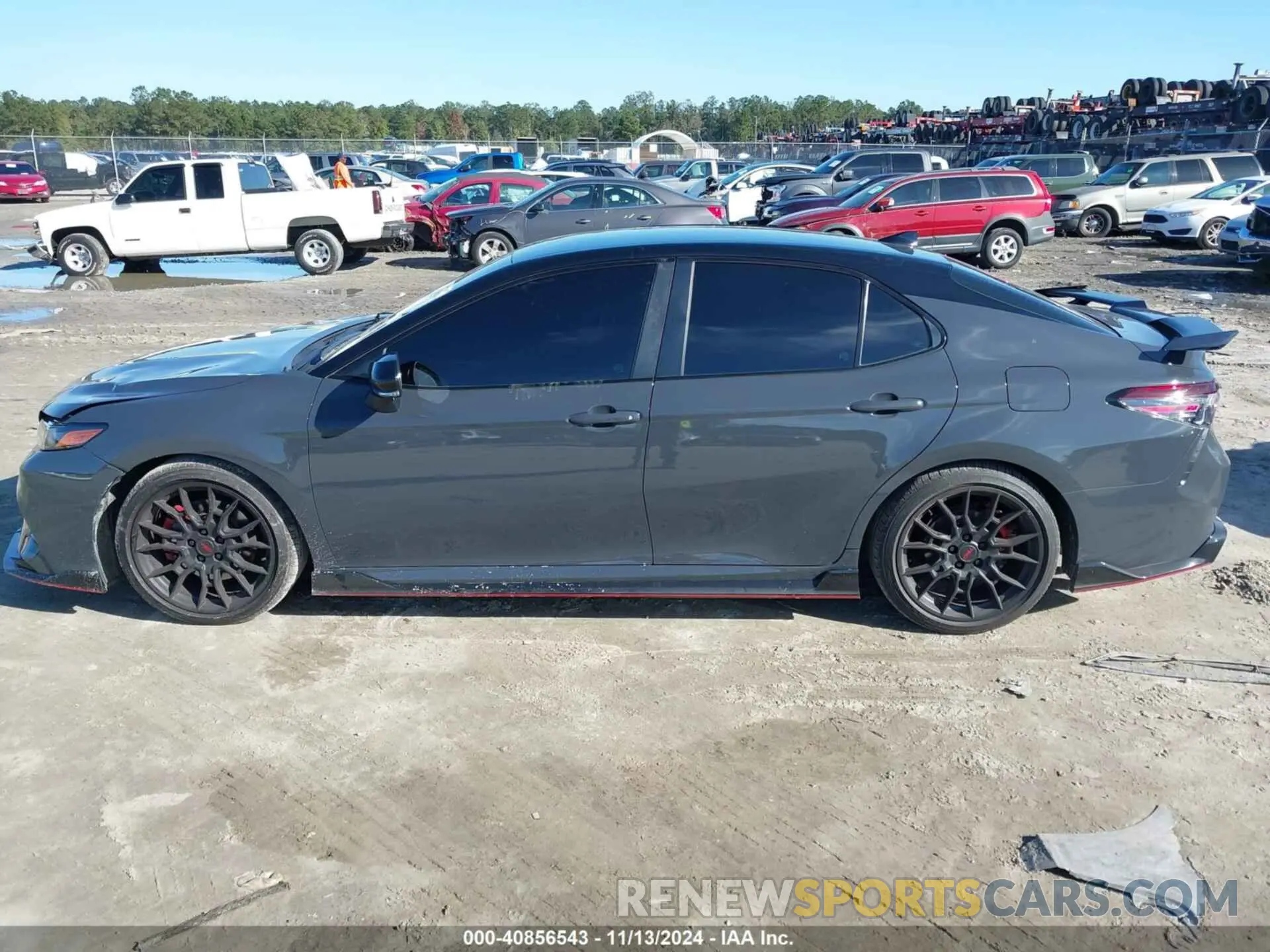 14 fotografías del automóvil dañado 4T1KZ1AK2RU099166 TOYOTA CAMRY 2024