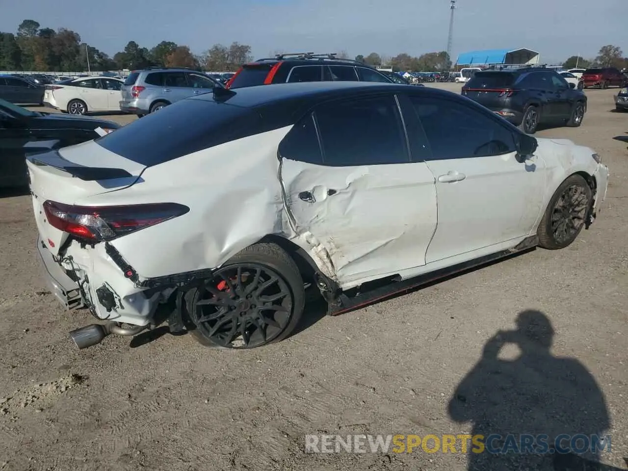 3 fotografías del automóvil dañado 4T1KZ1AK3RU090847 TOYOTA CAMRY 2024