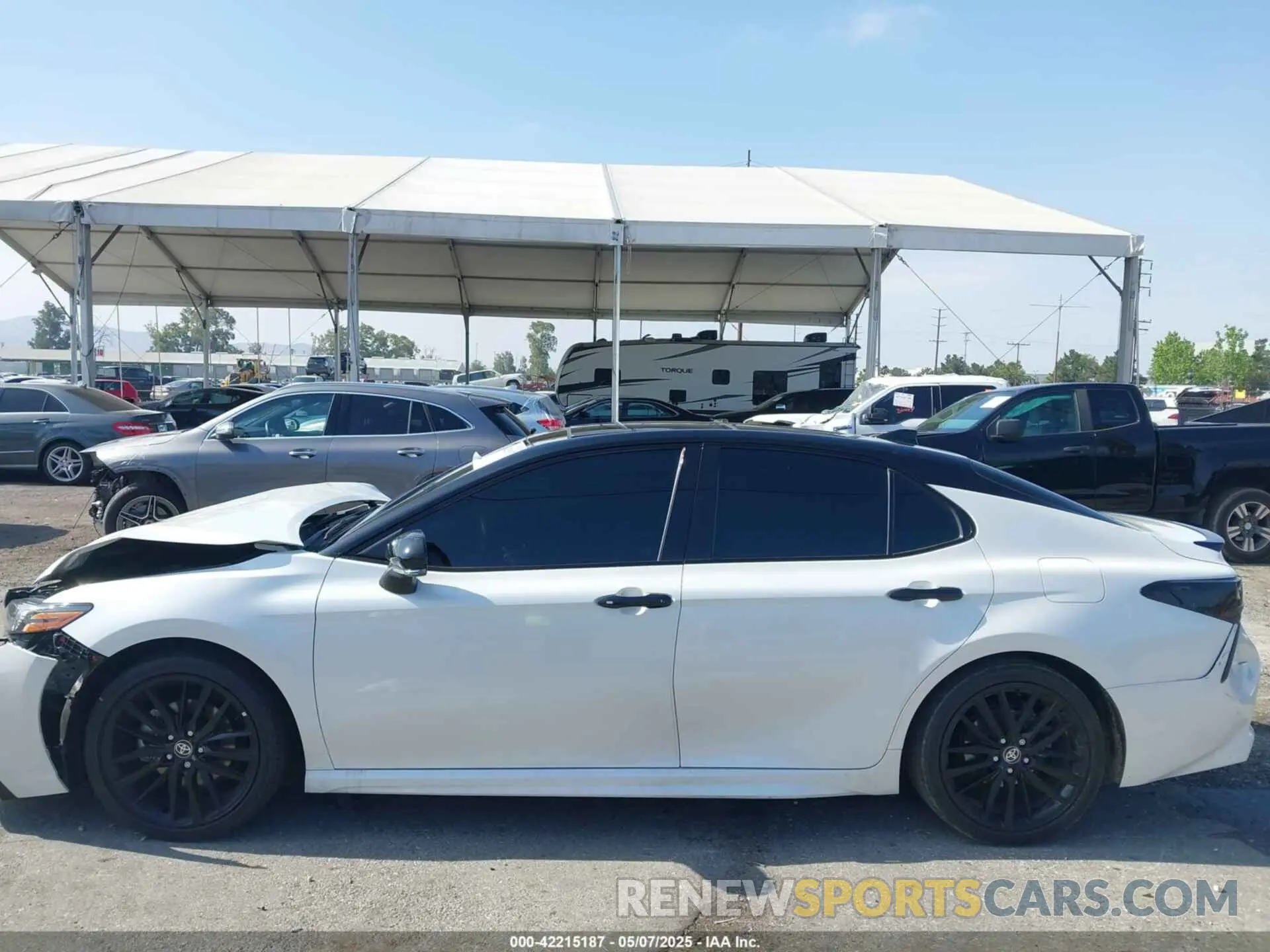 14 fotografías del automóvil dañado 4T1KZ1AK3RU092341 TOYOTA CAMRY 2024