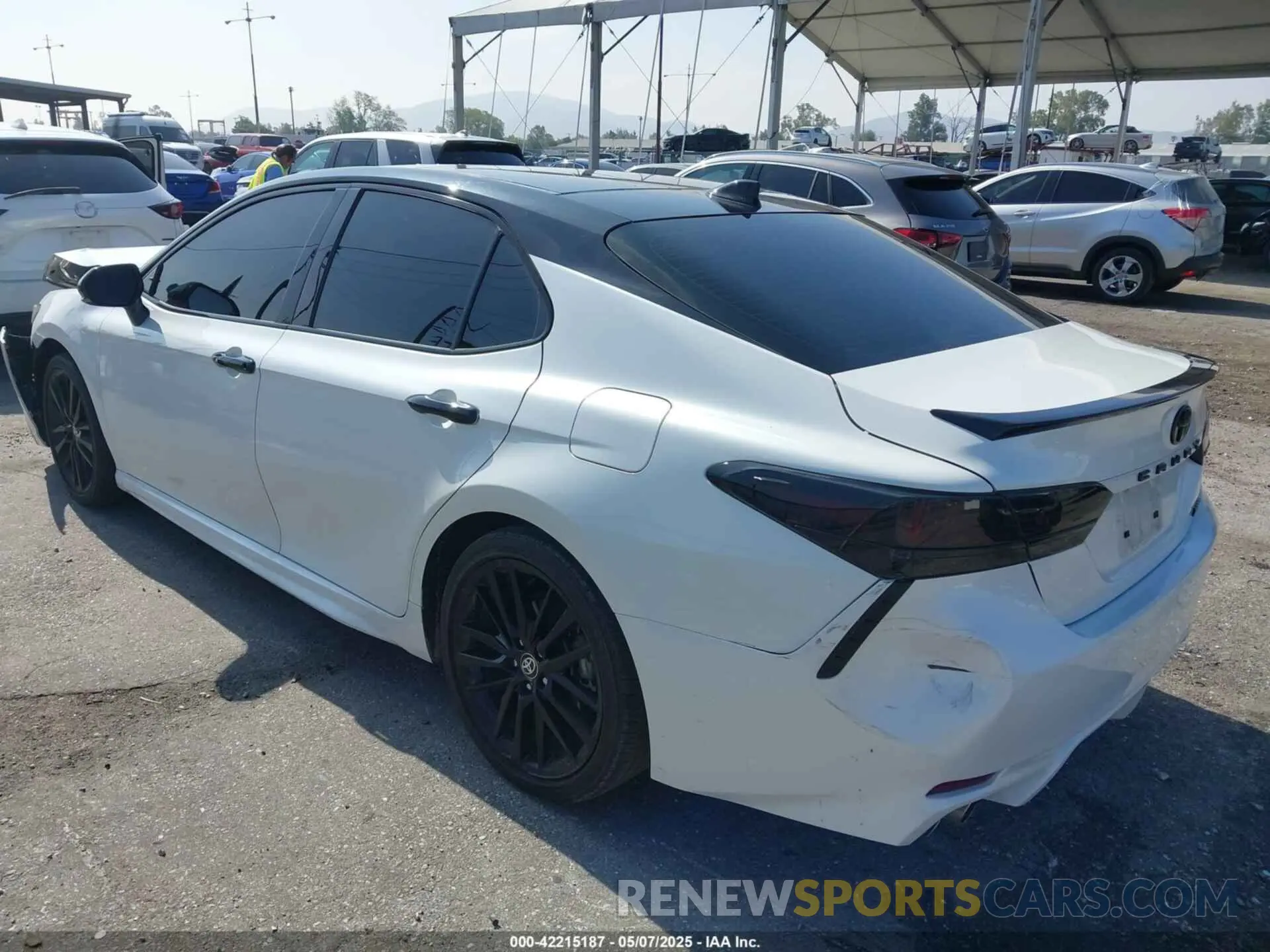 3 fotografías del automóvil dañado 4T1KZ1AK3RU092341 TOYOTA CAMRY 2024